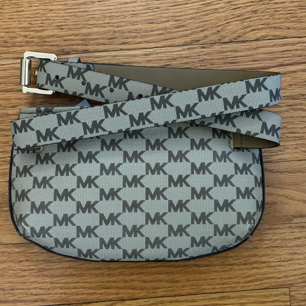 Michael Kors Cambodia Belt Bag Women’s S/M Brown Tan Logo Zip Adjustable NWT - Picture 2 of 11